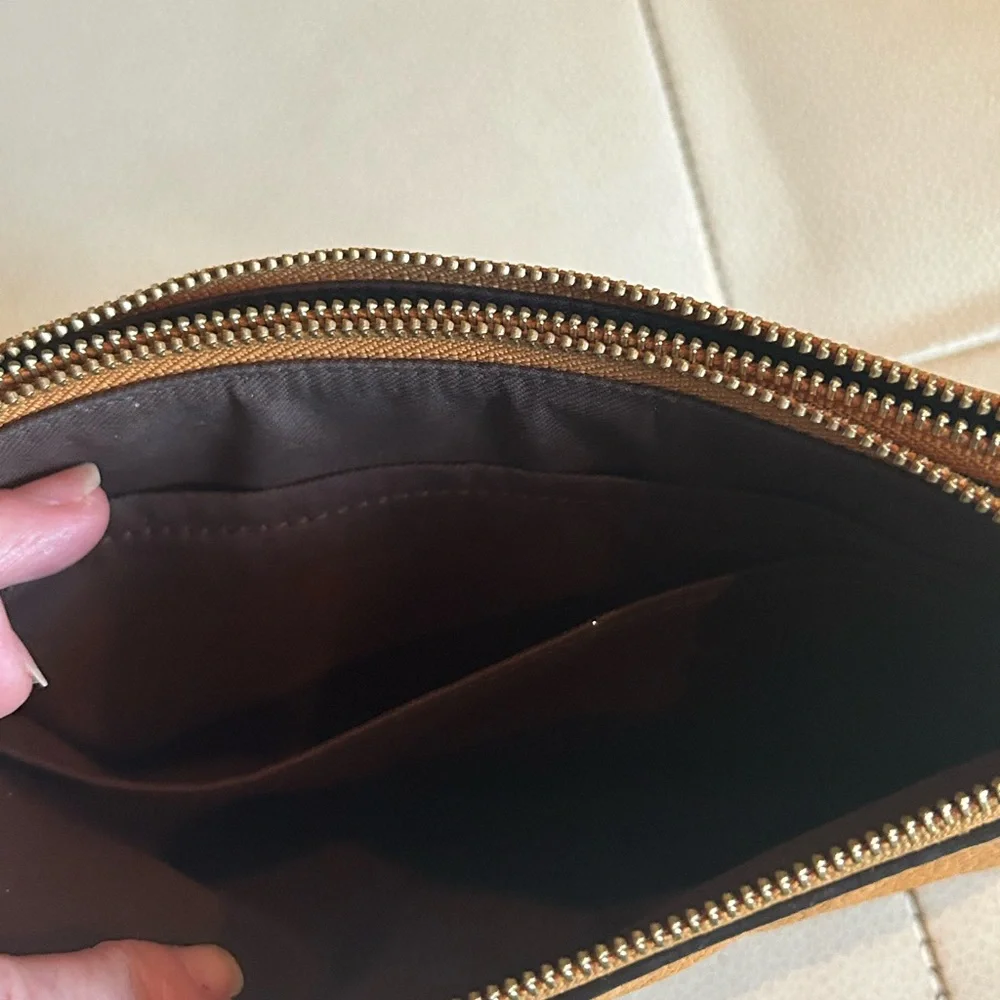 Coach Double Zip Wallet in Redwood C5610 Leather Wristlet Pouch Gold Accents